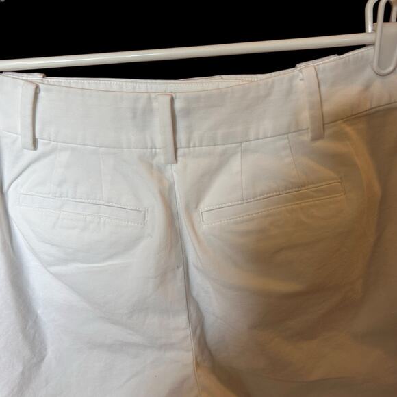 NWT TALBOTS Women’s Preppy White Curvy Mariner Shorts W/Silver Buttons Size 6P - Picture 6 of 9